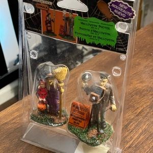 Lemax Spooky Town - Halloween Photos (set of 2)